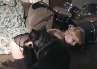 Sexy Japanese doggy in exotic bestiality
